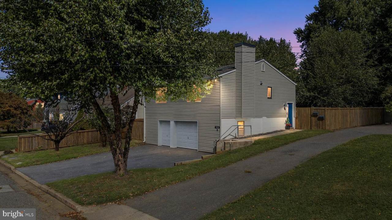 906 Jackson Street - Photo 1