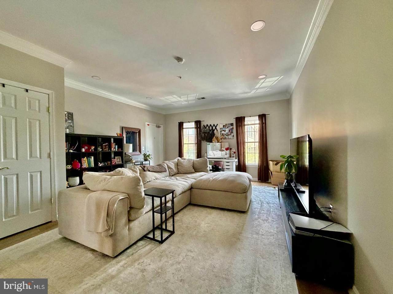 https://bt-photos.global.ssl.fastly.net/brightmls/1280_boomver_1_805345971952-2.jpg