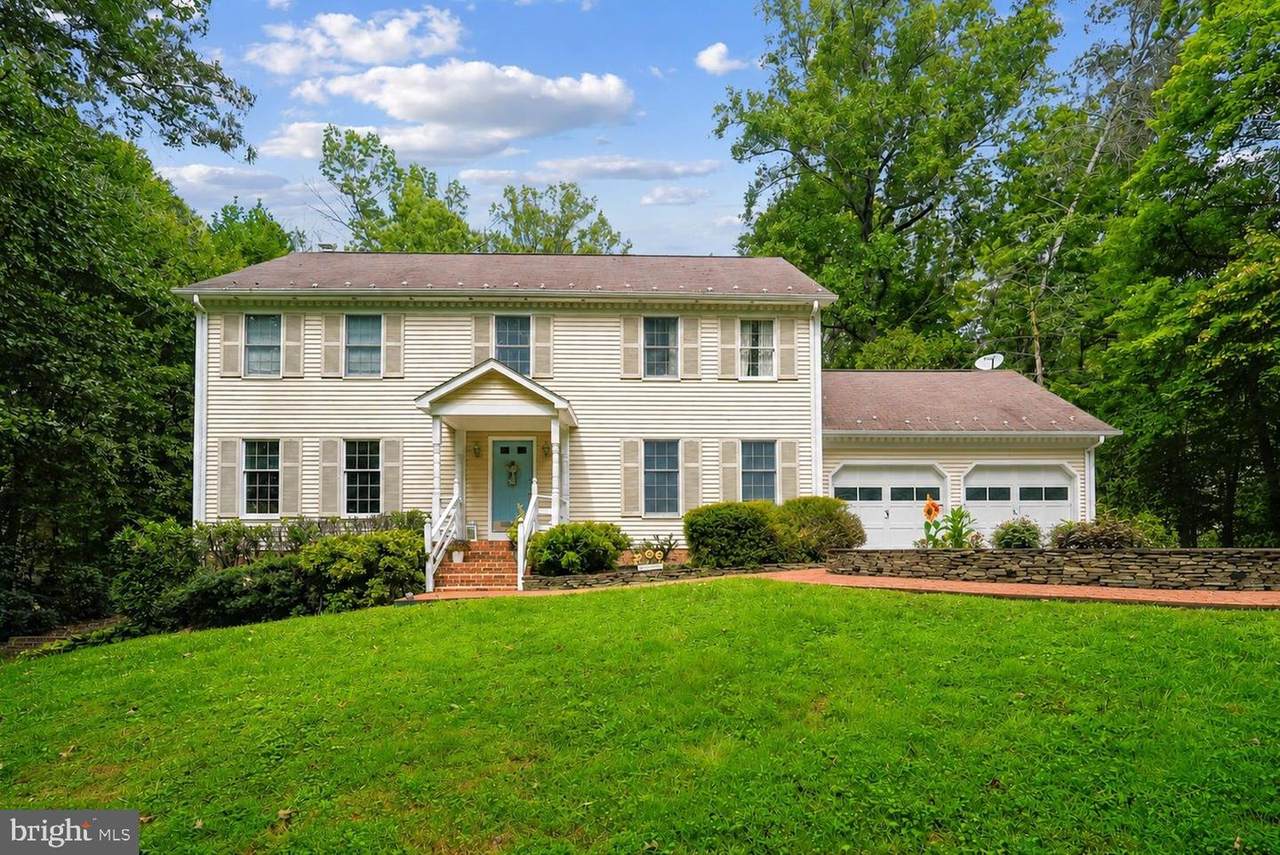 8212 Honeysuckle Road - Photo 1