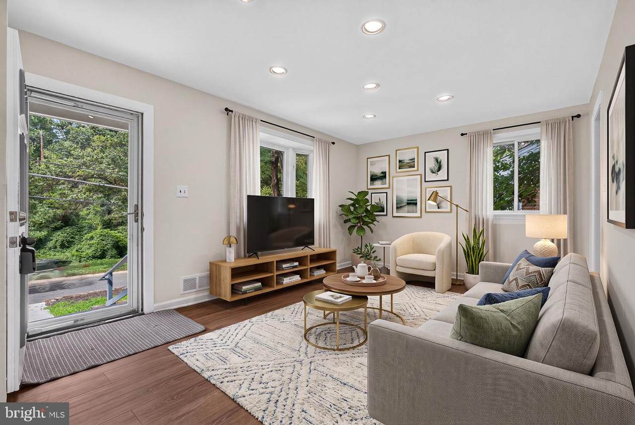 11852 Huggins Drive - Photo 1