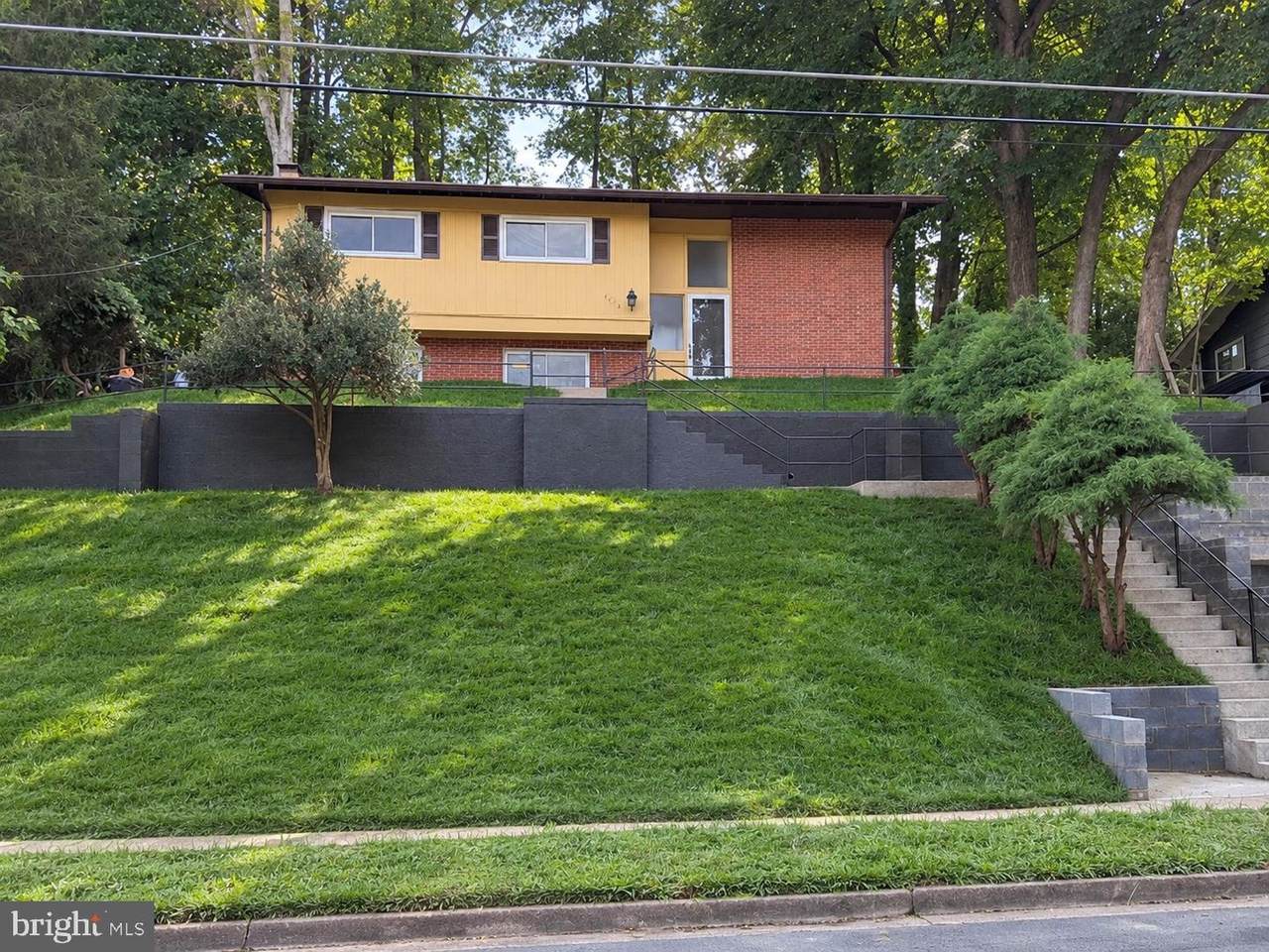 7818 Glenister Drive - Photo 1