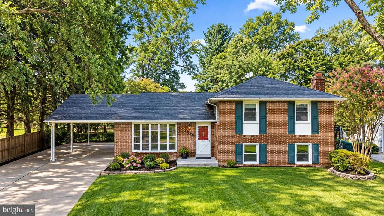 1402 Mullins Street - Photo 1