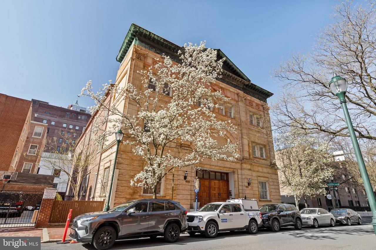 802 Locust Street - Photo 1