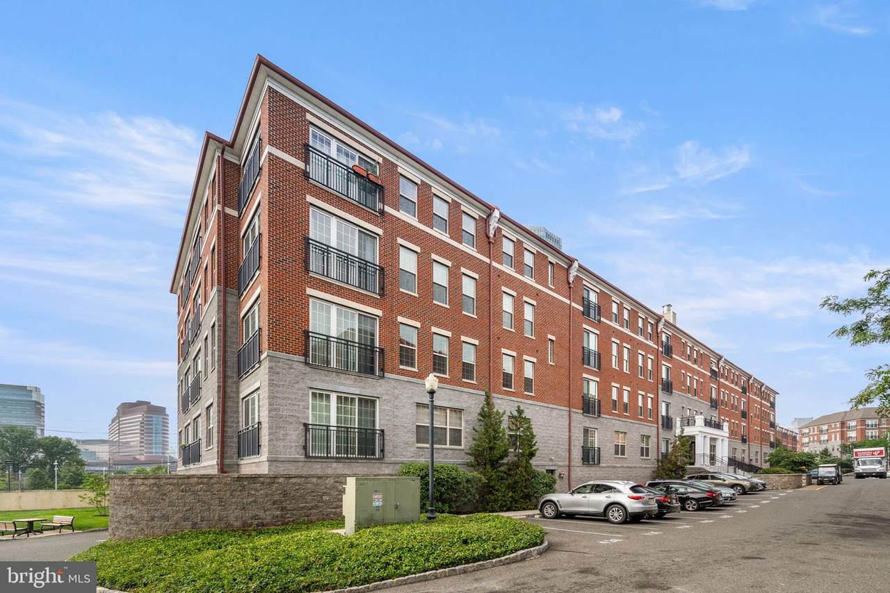 700 Commodore Court - Photo 1