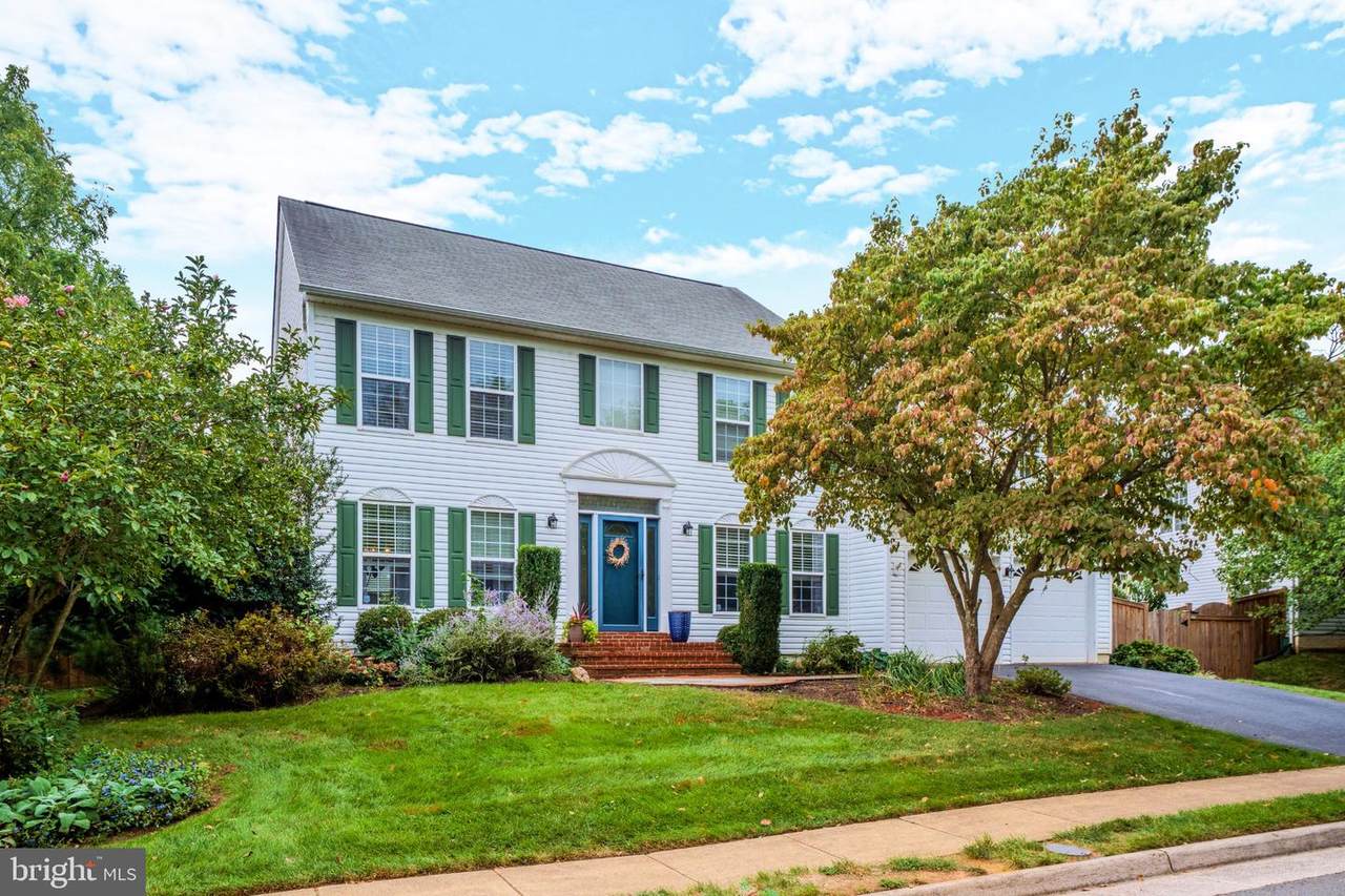 303 Oakcrest Manor Drive - Photo 1
