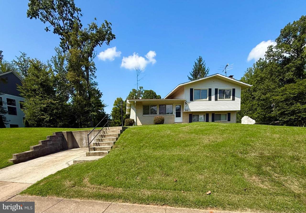 7700 Glenister Drive - Photo 1