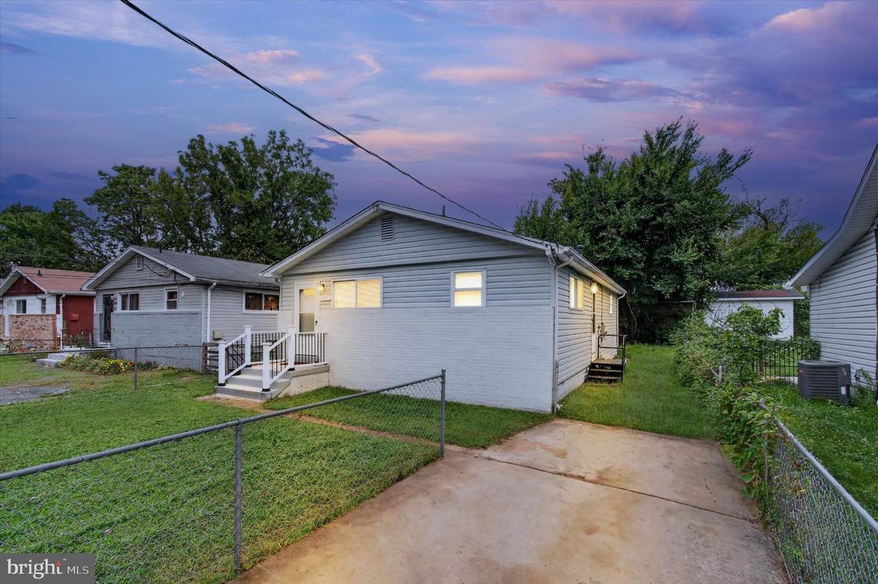 405 Birchleaf Avenue - Photo 1