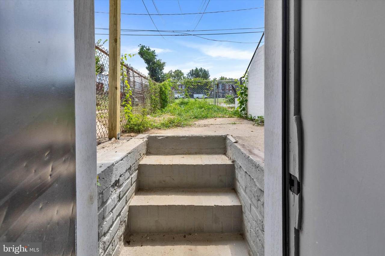 3015 Spaulding Avenue - Photo 1