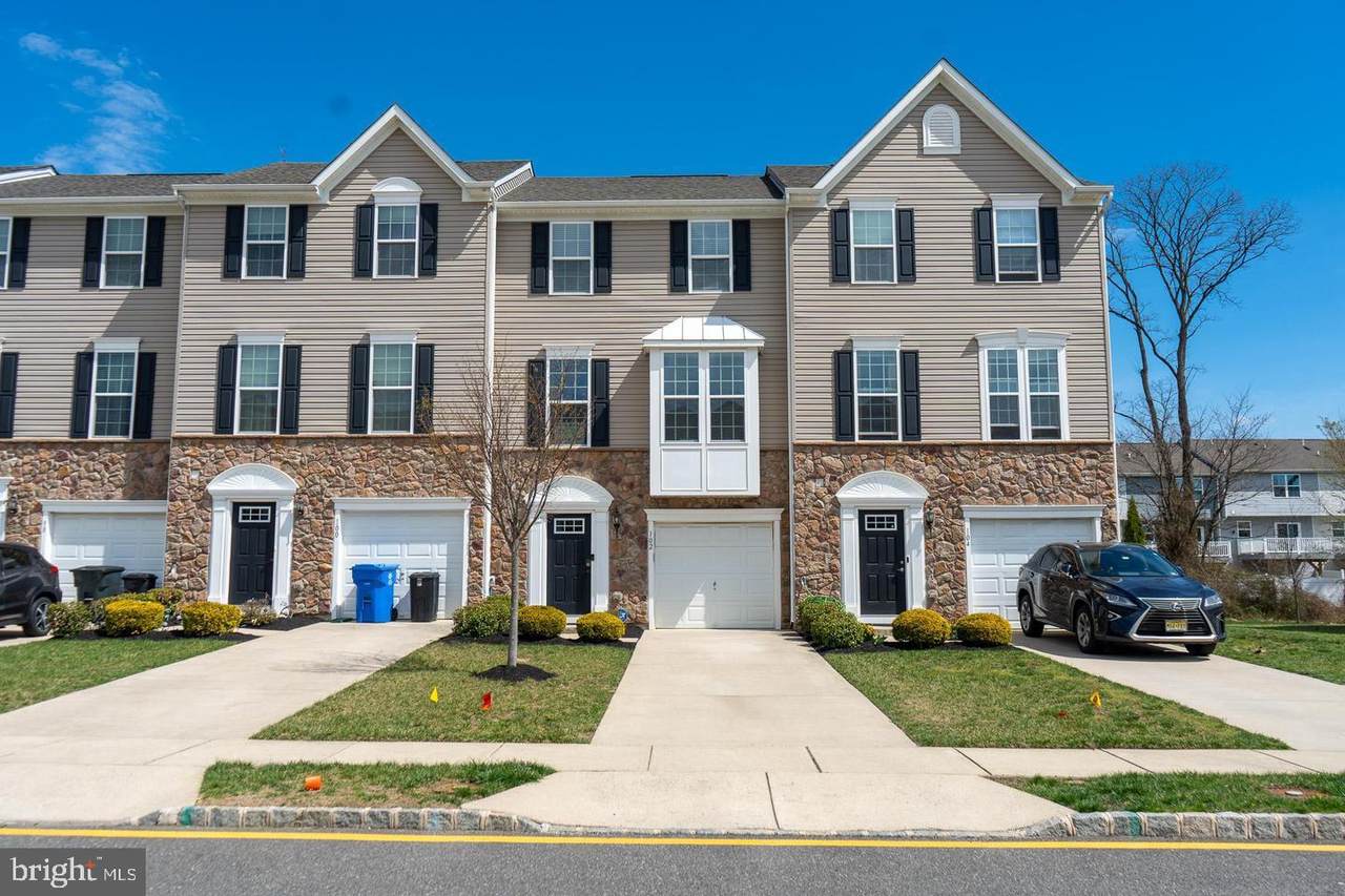 102 Benford Lane - Photo 1
