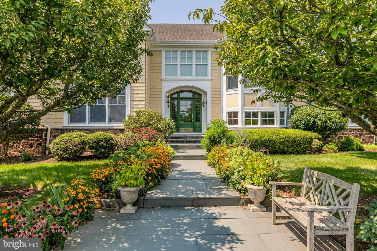 19 Tara Way - Photo 1