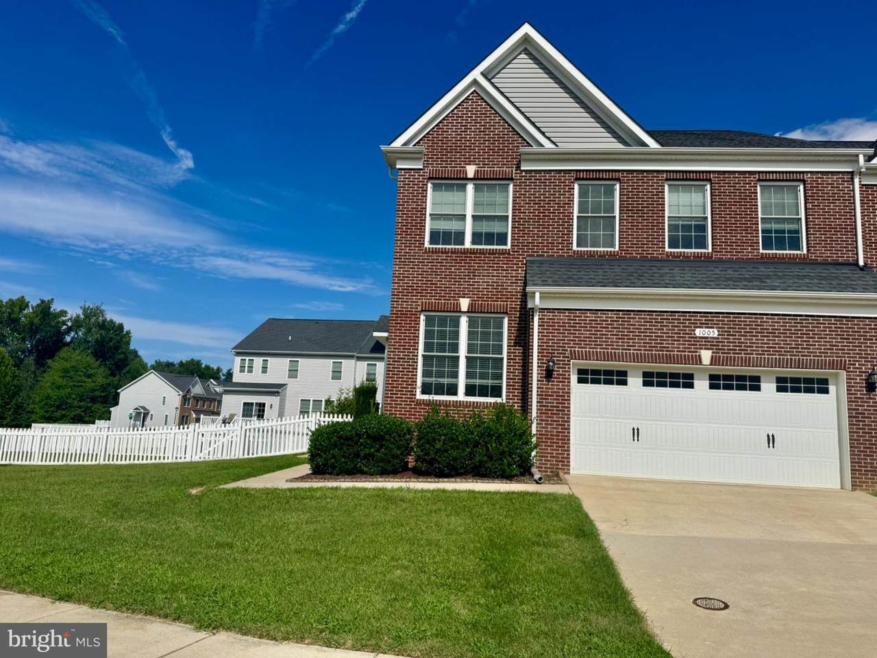 1005 Clover Circle - Photo 1