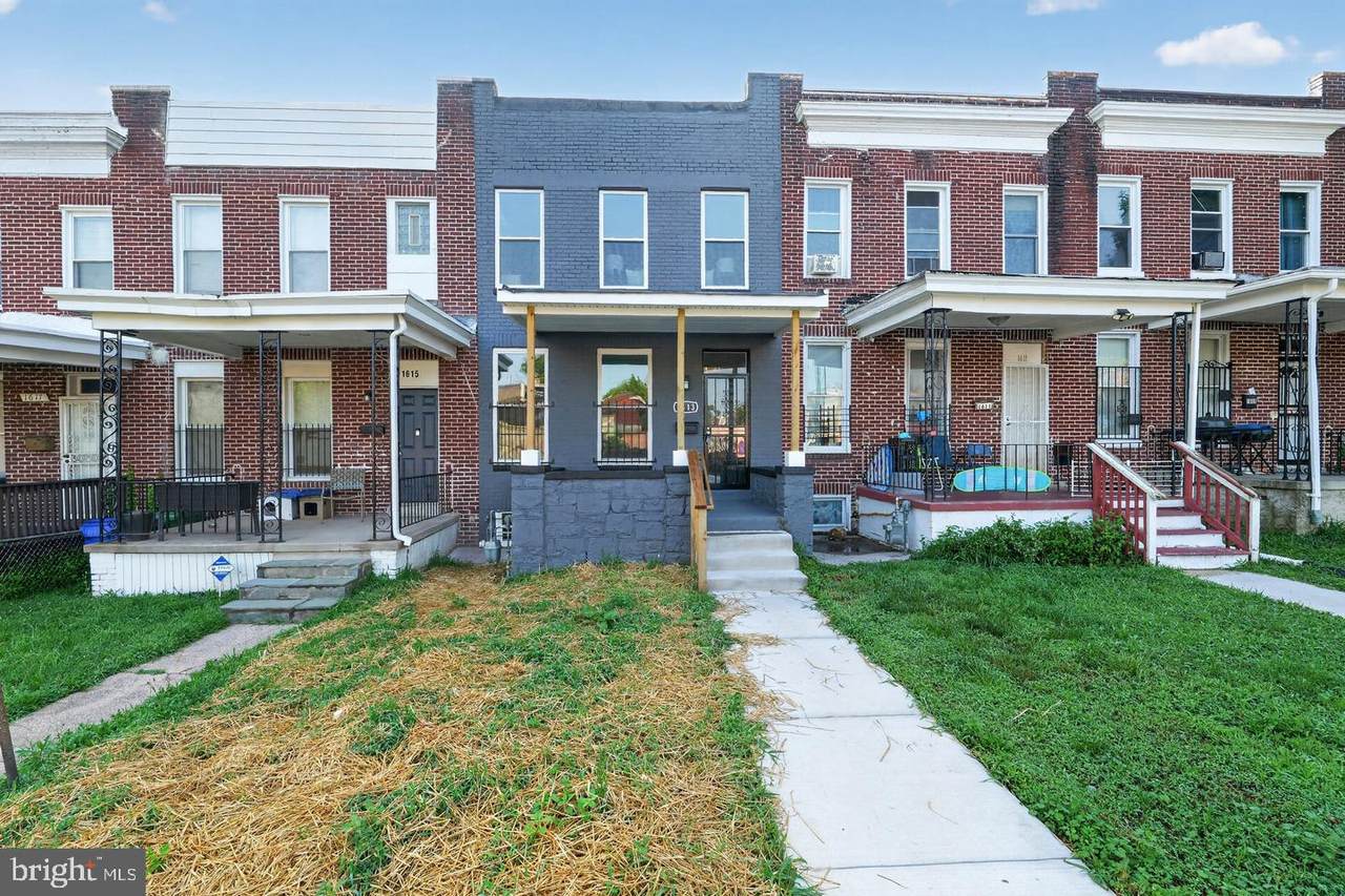 1613 Longwood Street - Photo 1