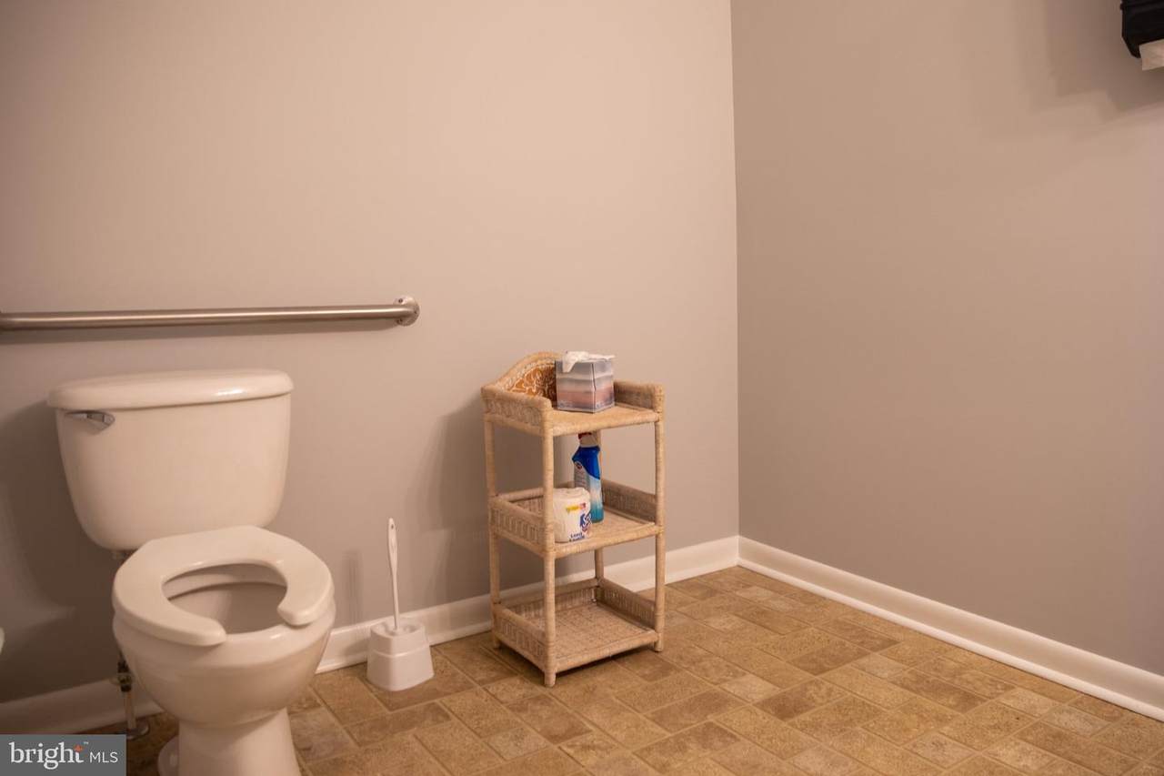 https://bt-photos.global.ssl.fastly.net/brightmls/1280_boomver_1_805363531860-2.jpg