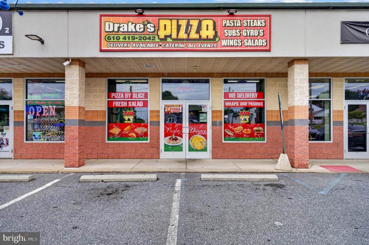  Drakes Pizzeria - Photo 1