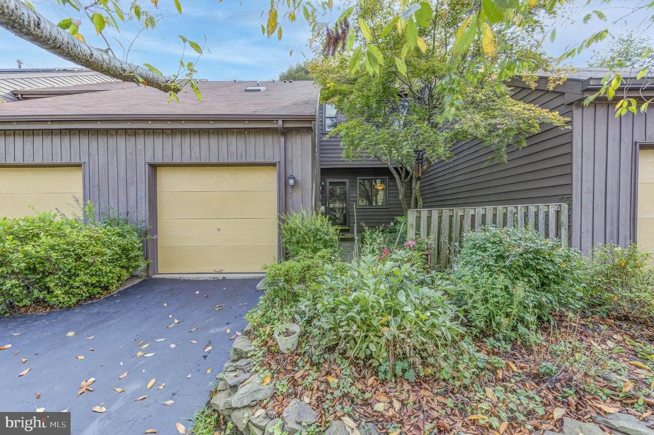 20 Rebecca Court - Photo 1