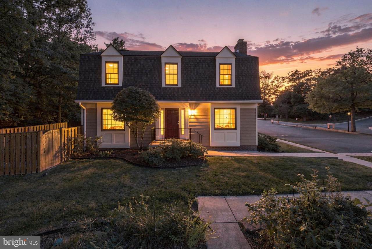 8627 Pin Oak Drive - Photo 1