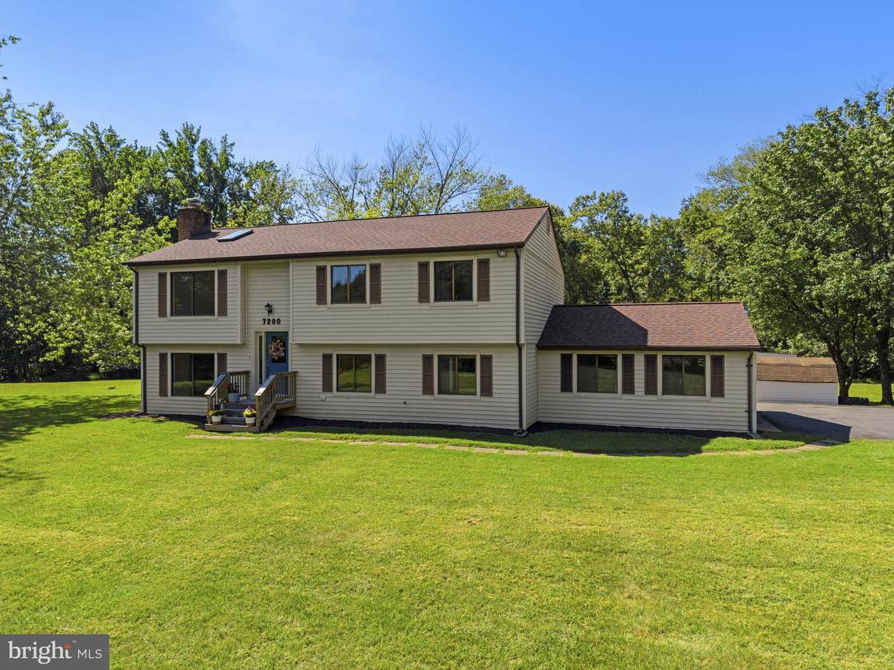 https://bt-photos.global.ssl.fastly.net/brightmls/1280_boomver_1_805400407712-2.jpg