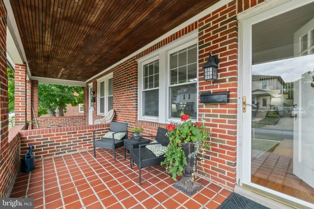 https://bt-photos.global.ssl.fastly.net/brightmls/1280_boomver_1_805410080628-2.jpg