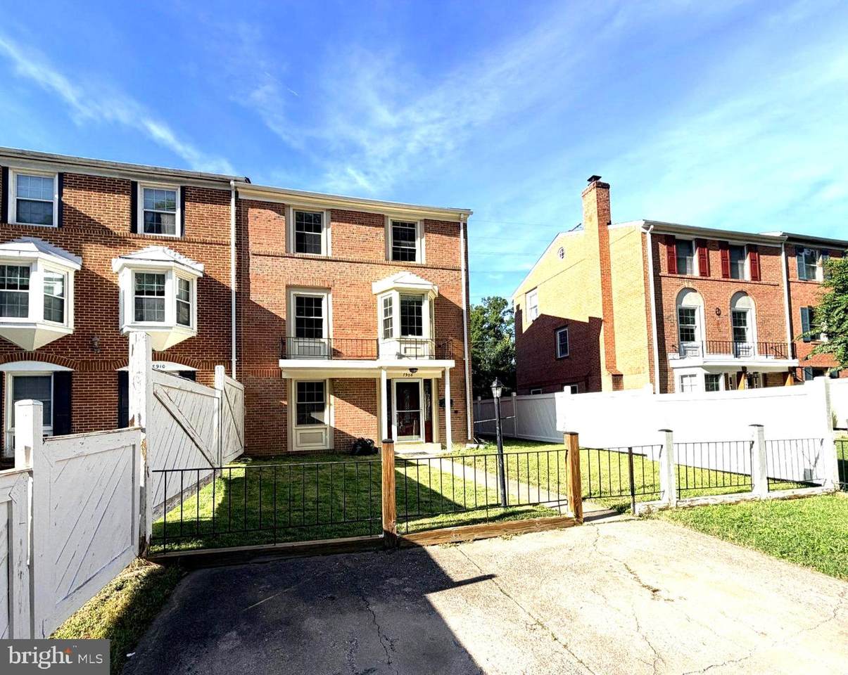 7908 Central Park Circle - Photo 1