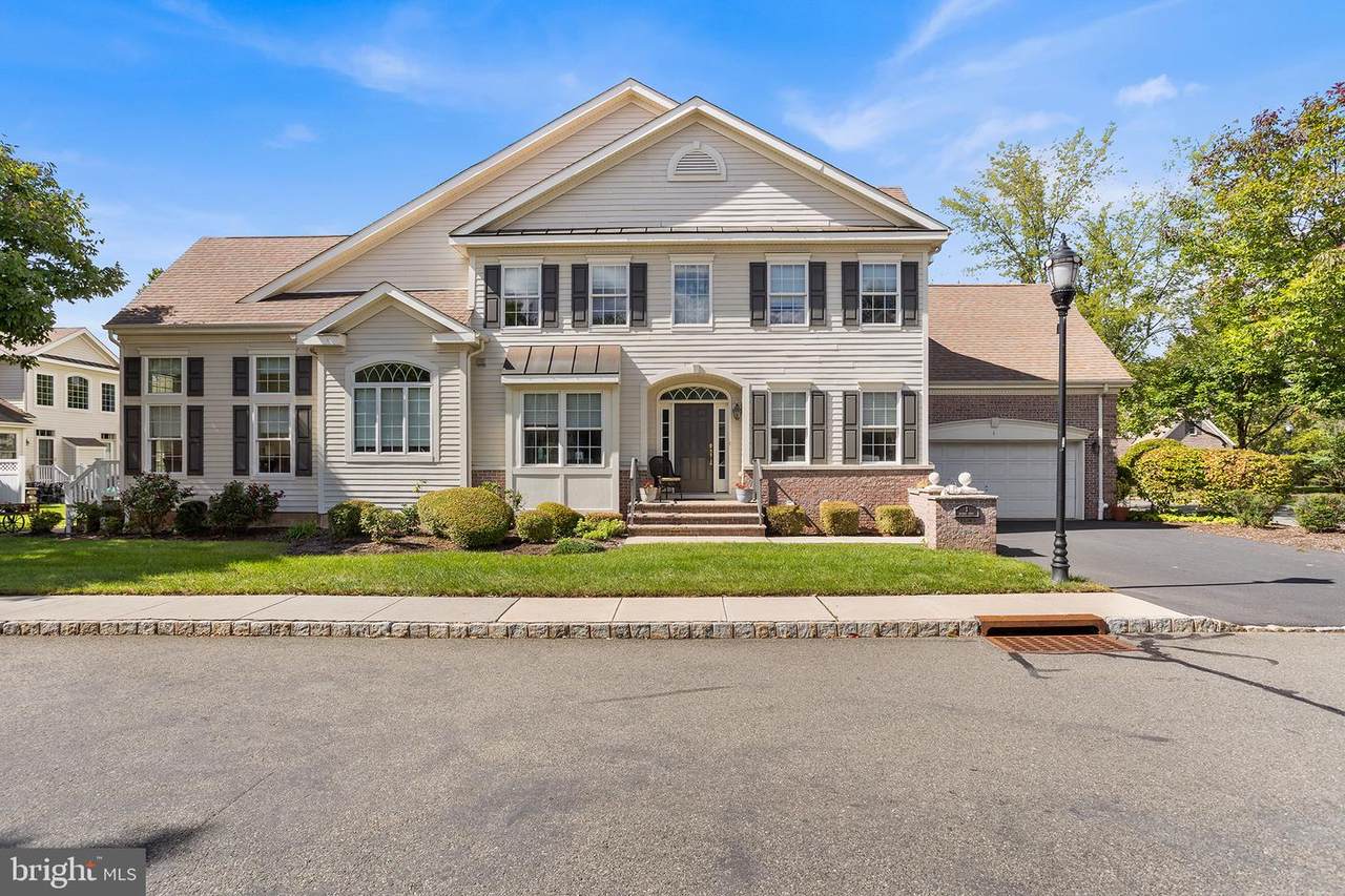 1 Riviera Court - Photo 1