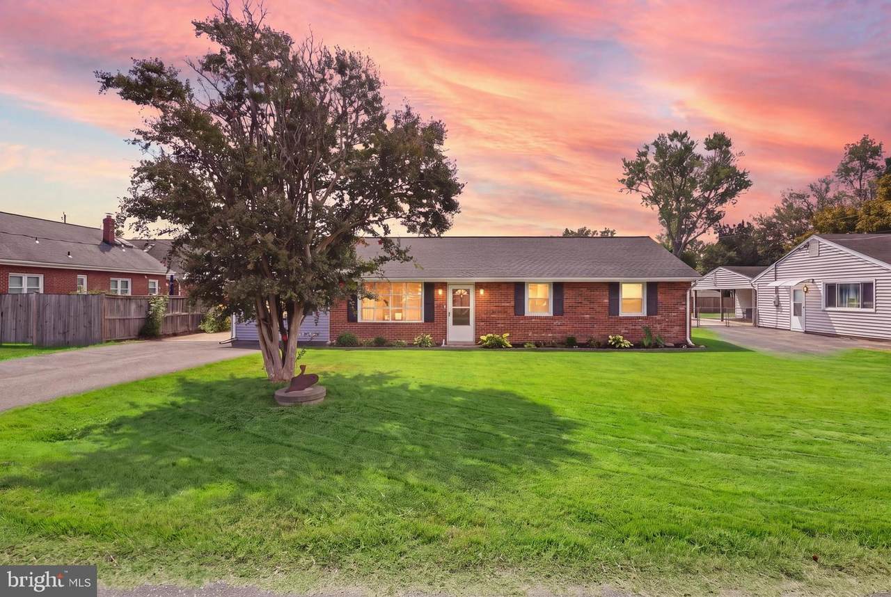 1103 Laurel Street - Photo 1