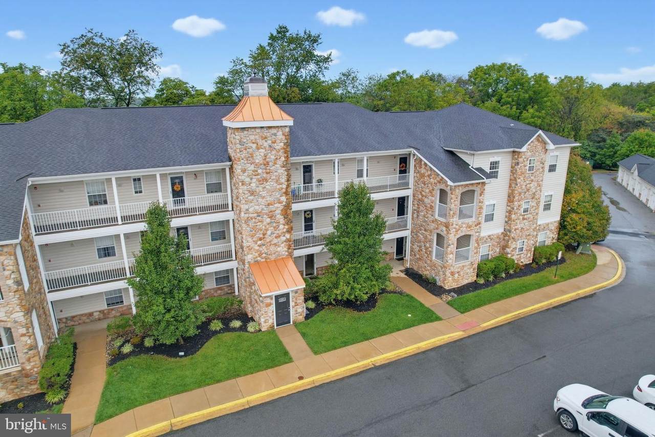 101 Colonial Downs Court - Photo 1