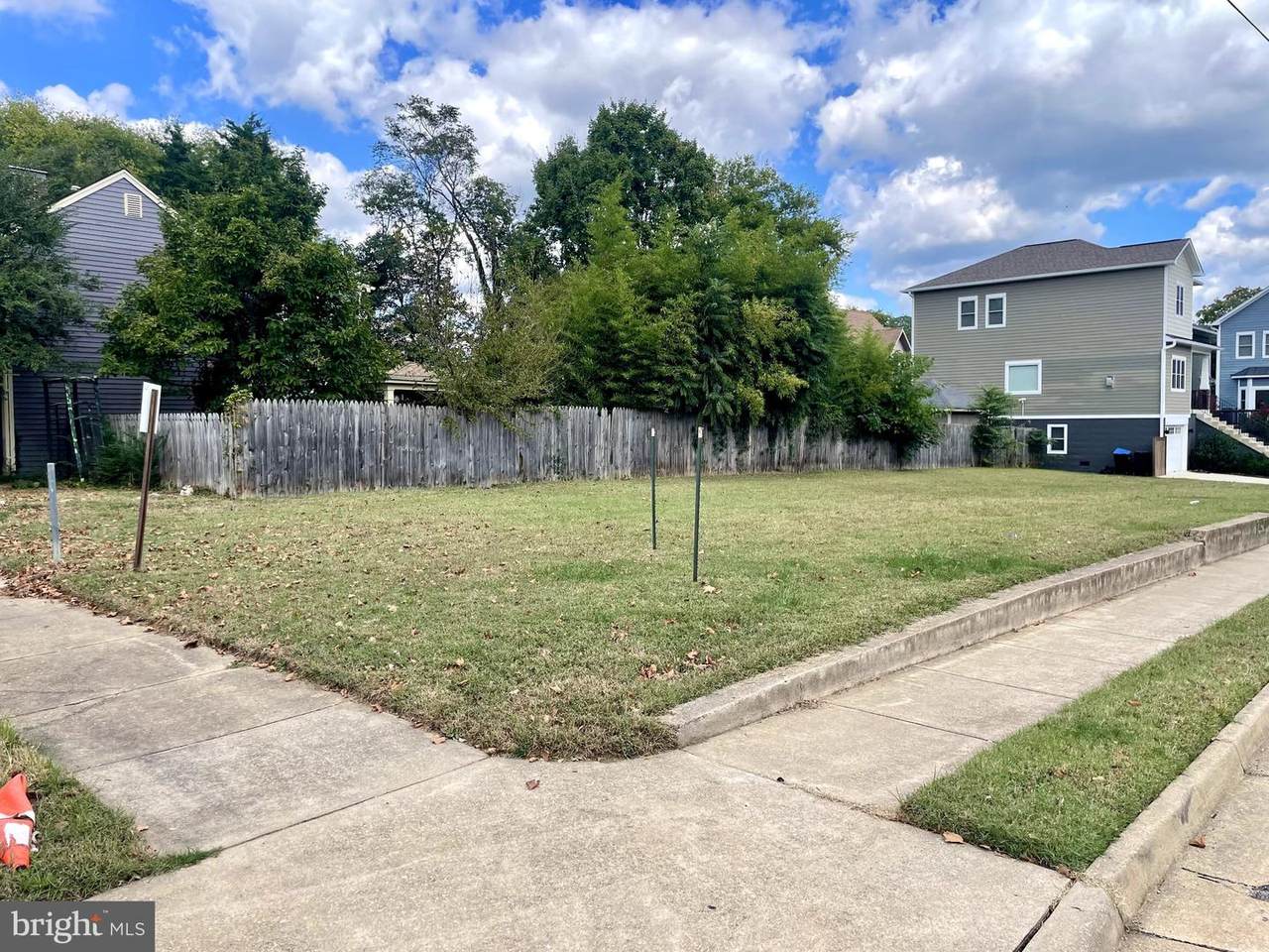 201 Prince Edward Street - Photo 1