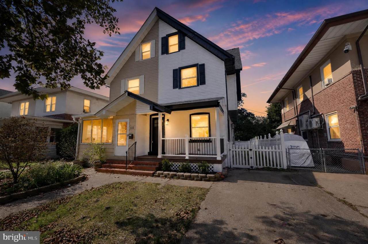 109 6TH Avenue - Photo 1