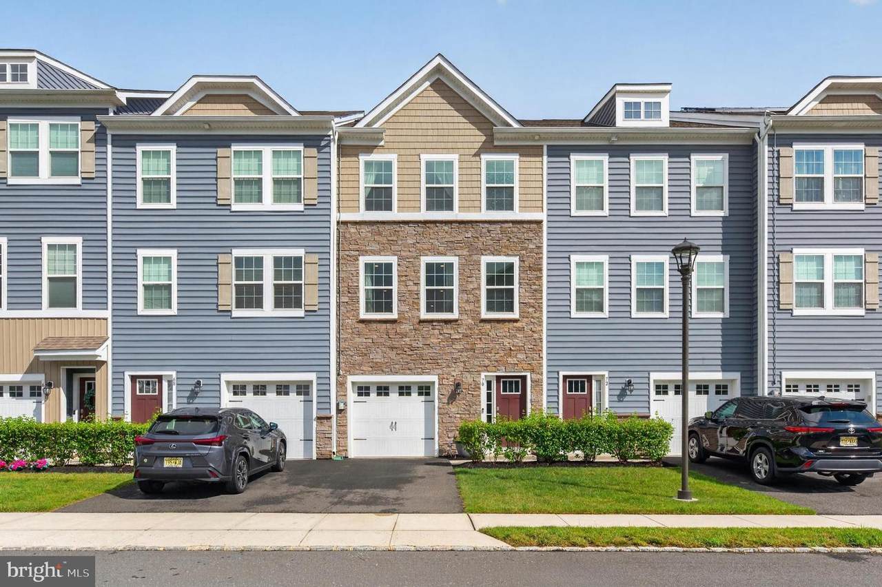 70 Rome Way - Photo 1