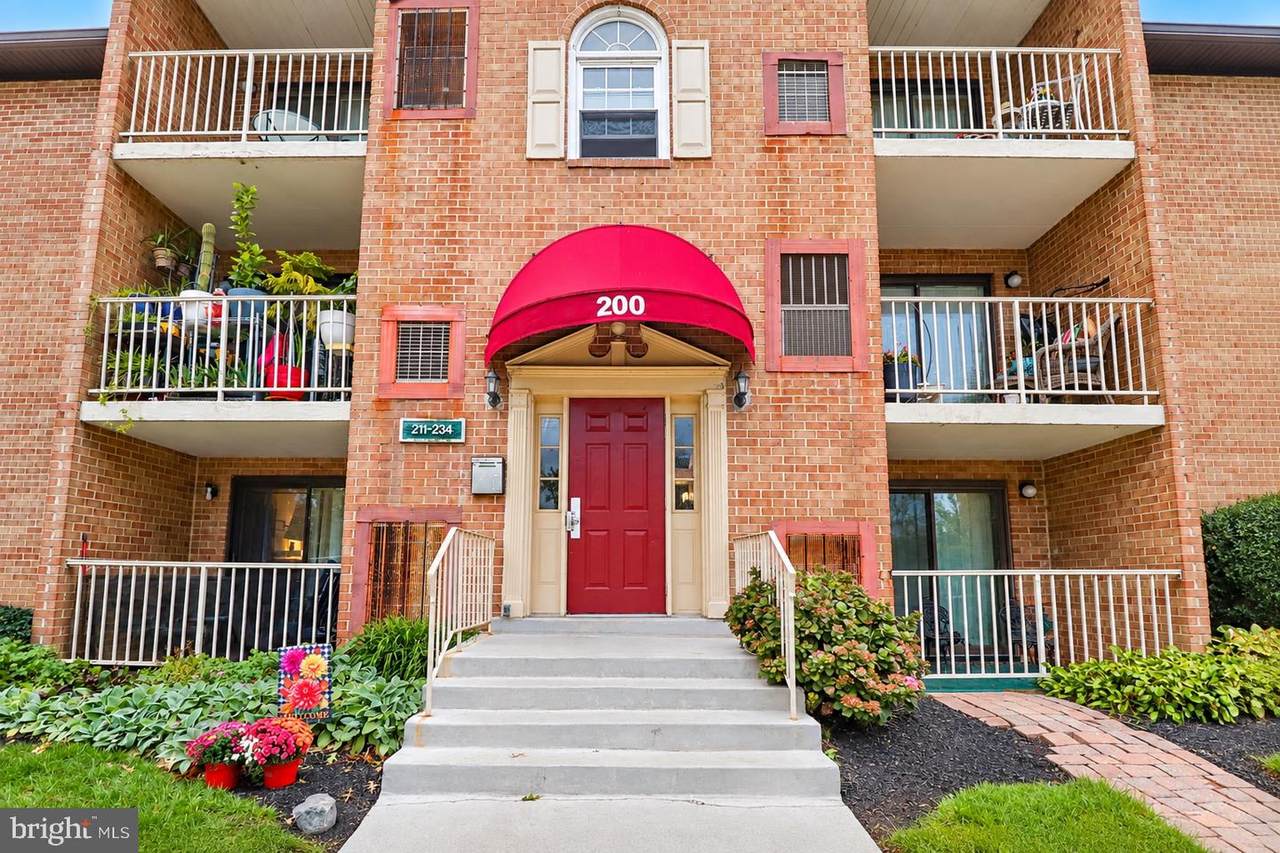 212 Governor Circle - Photo 1
