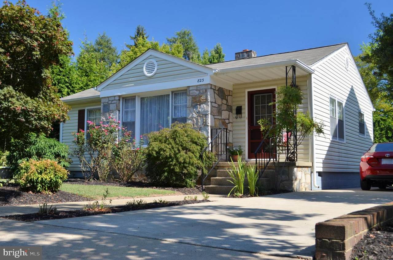 823 Moncure Street - Photo 1