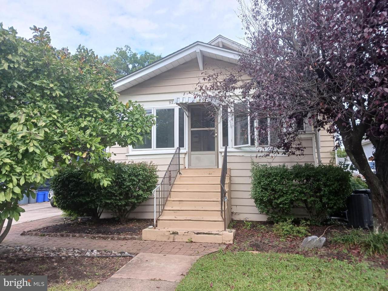 923 Linwood Avenue - Photo 1