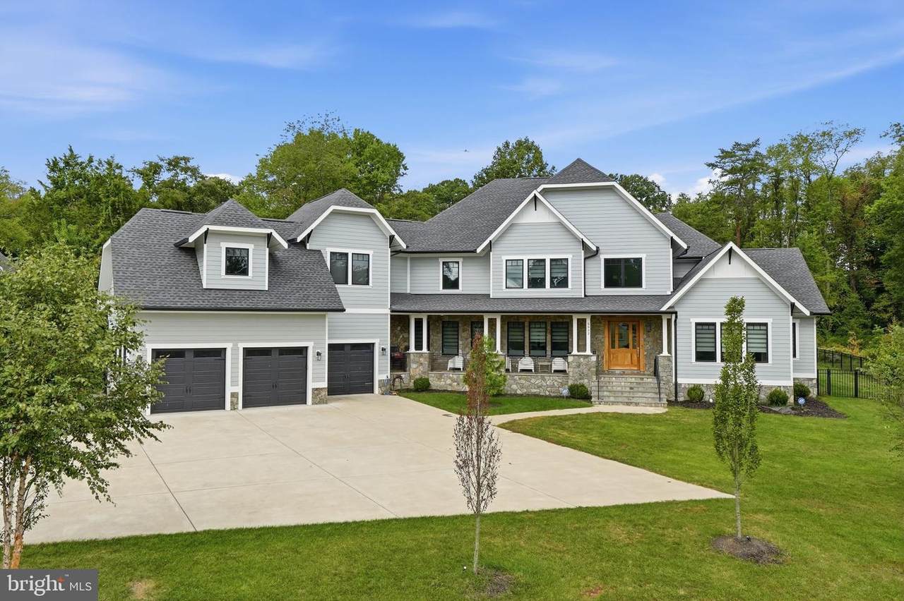 5532 Summit Street - Photo 1