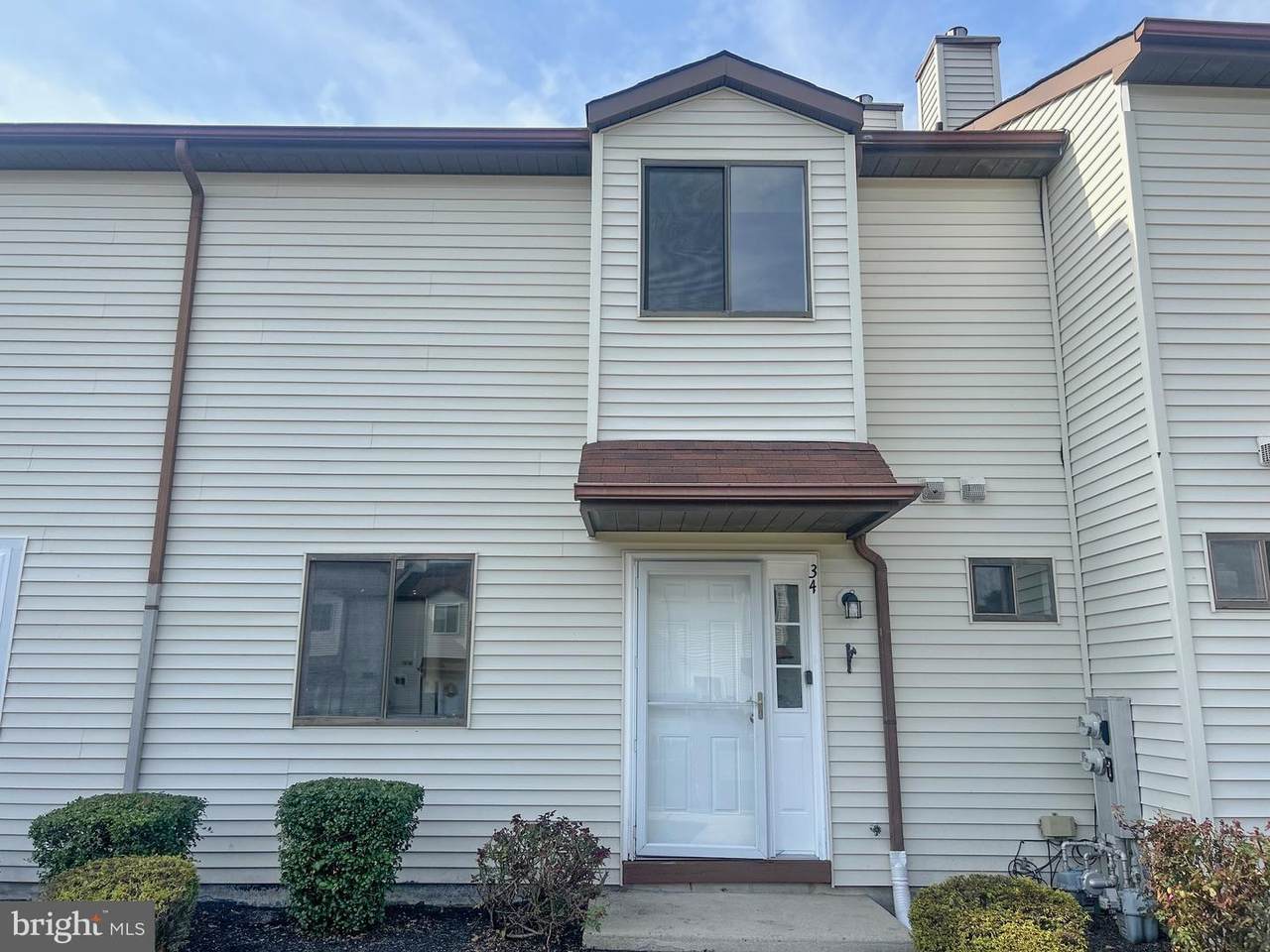 34 Jamestown Boulevard - Photo 1