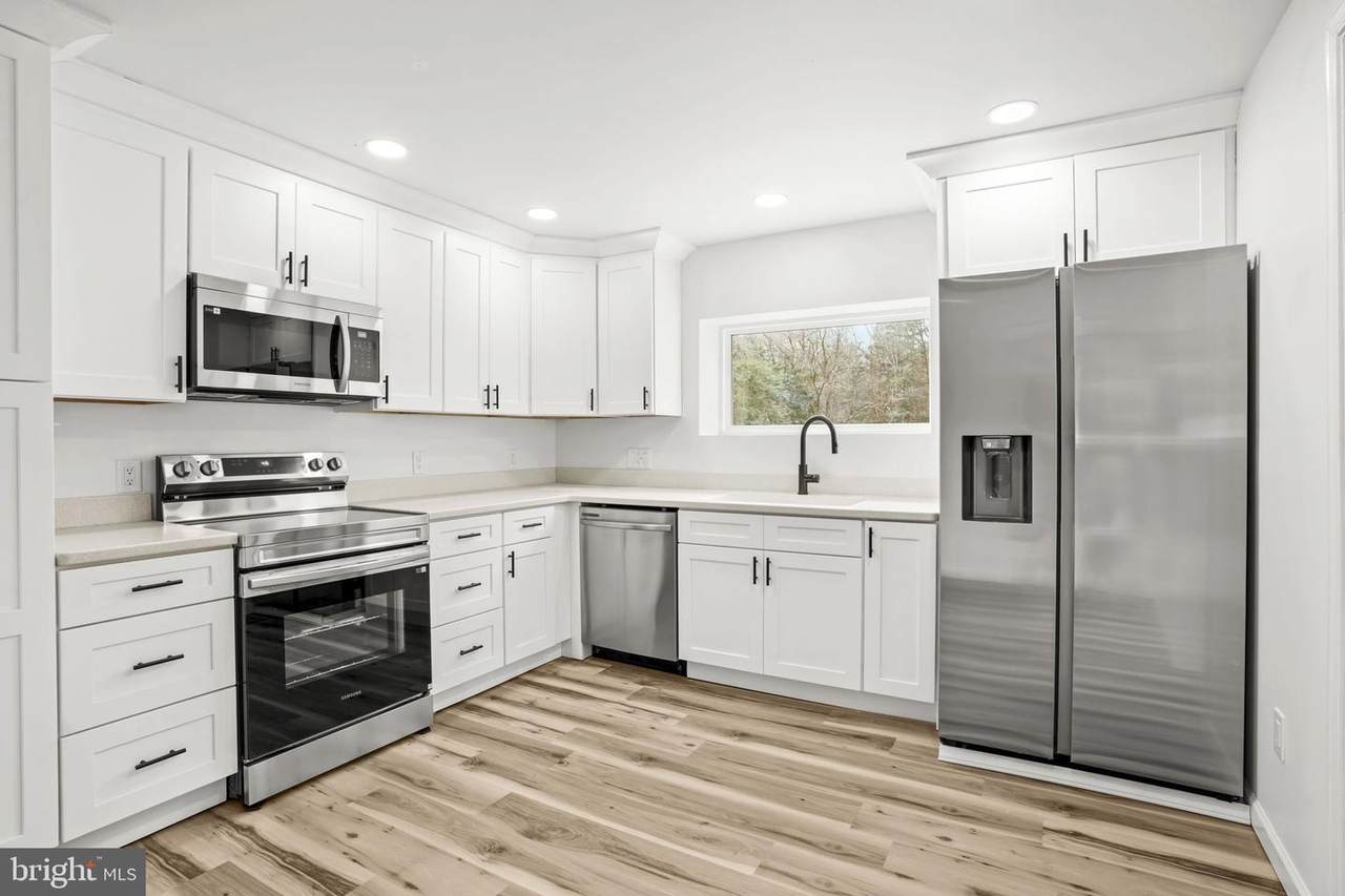 19717 Oak Court - Photo 1