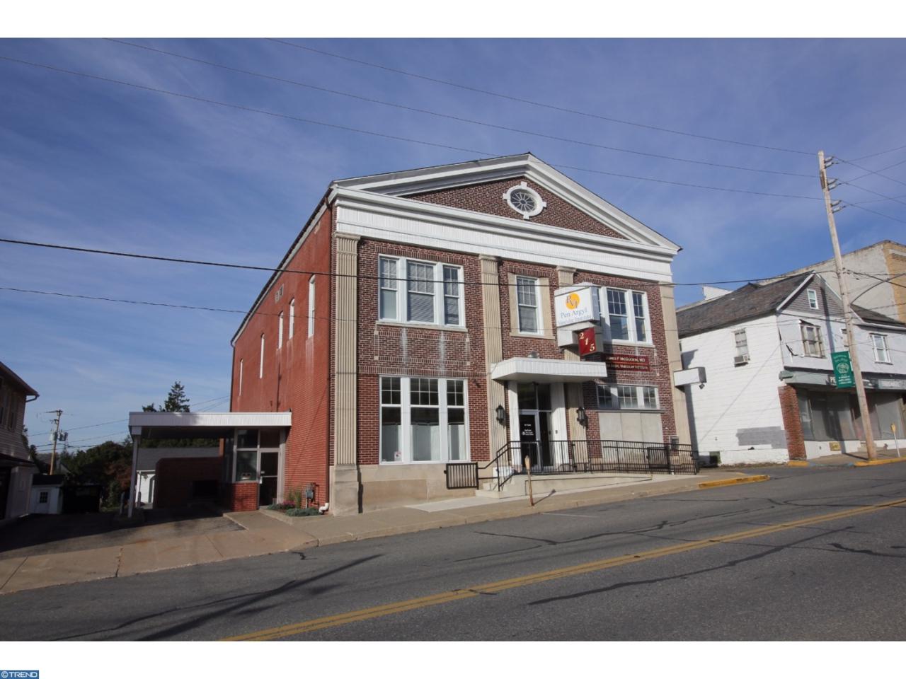 215 Robinson Avenue - Photo 1