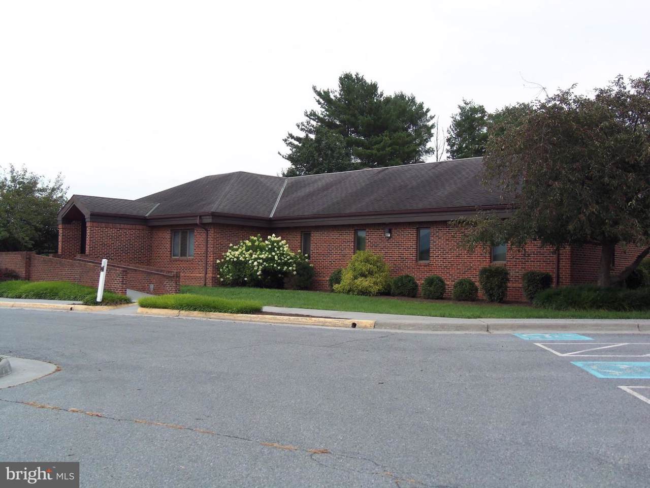 240 Shenandoah Street - Photo 1