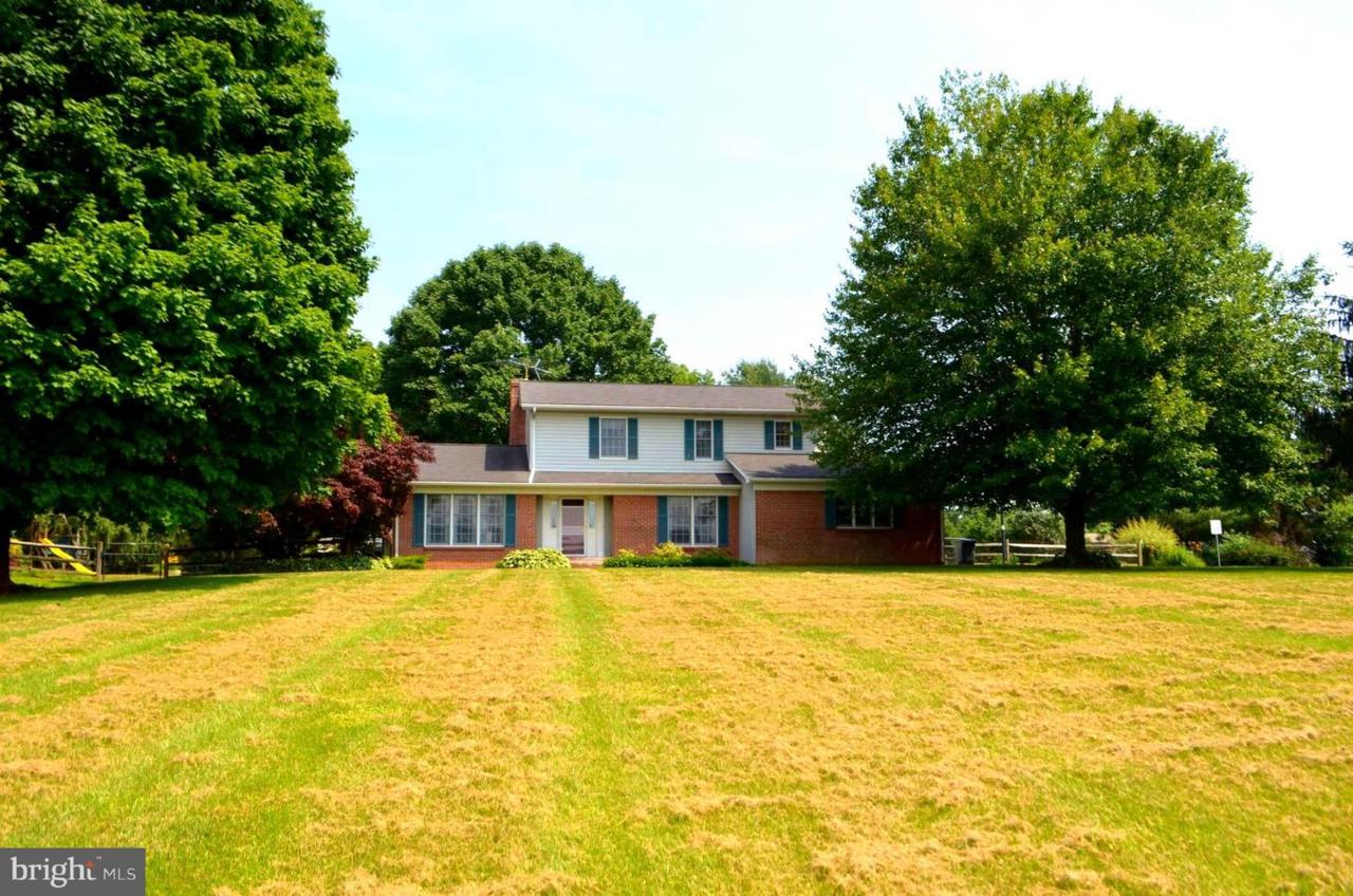1421 Beacon Court - Photo 1