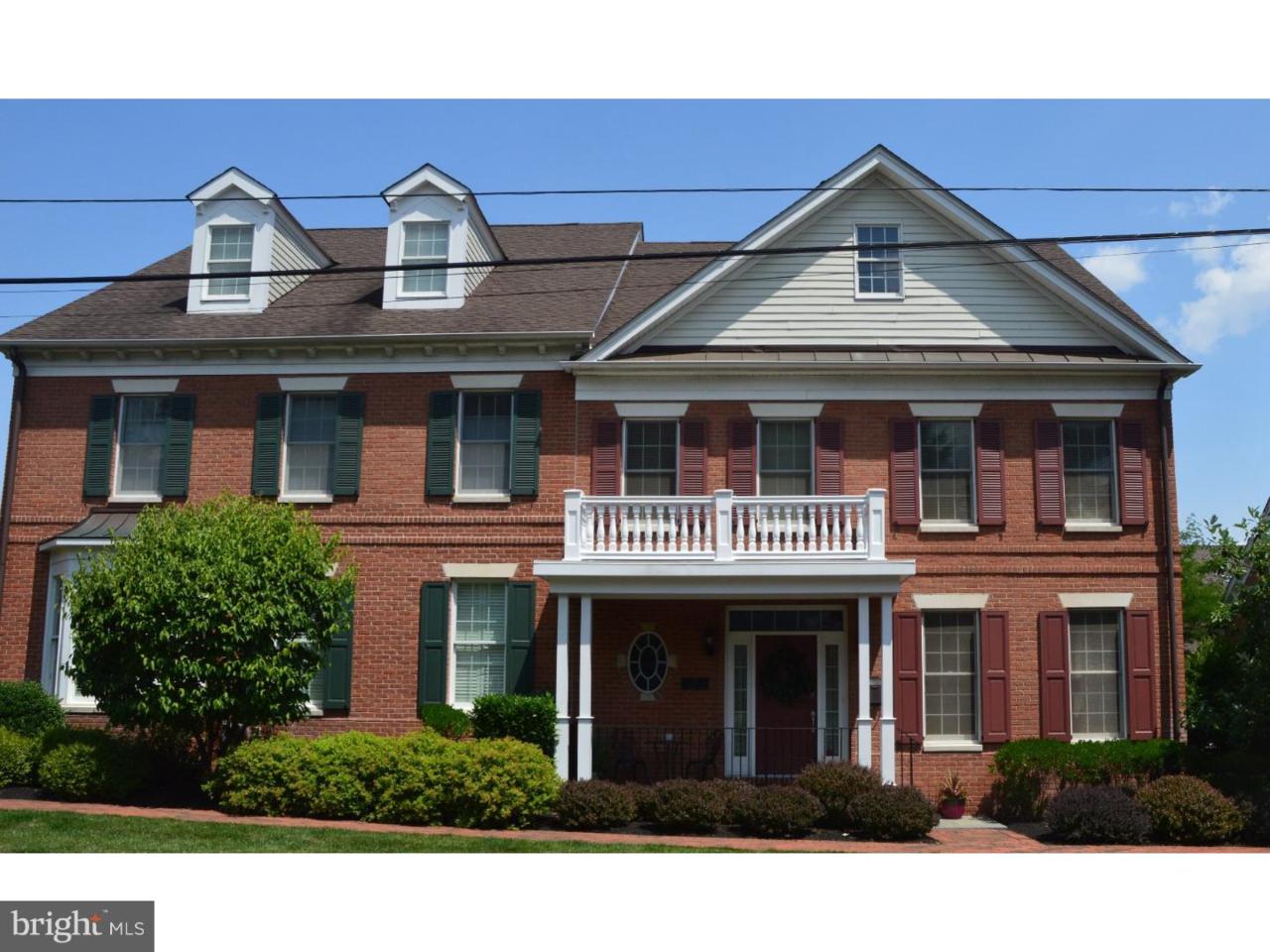 27 Lincoln Avenue - Photo 1