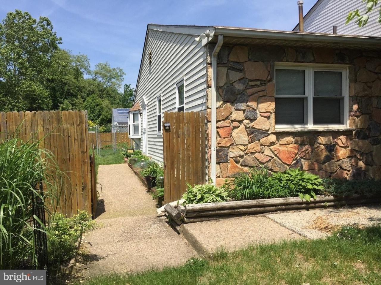 71 Colonial Square - Photo 1