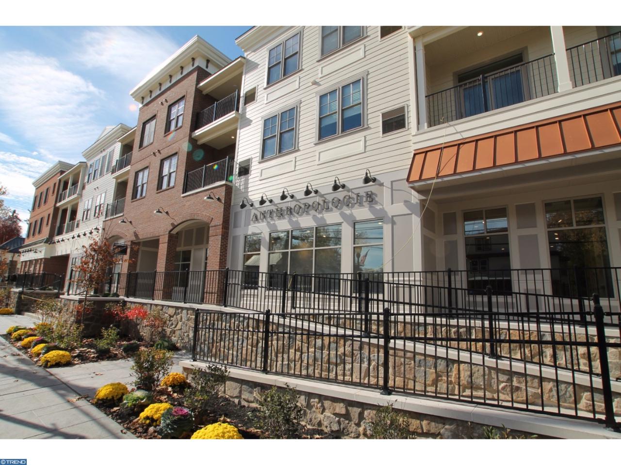 208 Sycamore Street - Photo 1