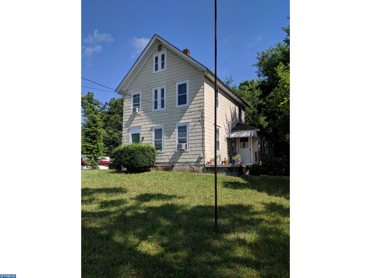 604 Holly Avenue - Photo 1