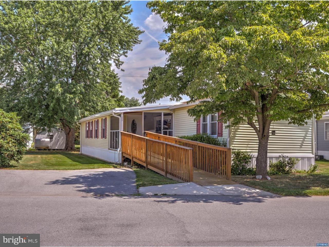 905 10TH Avenue - Photo 1
