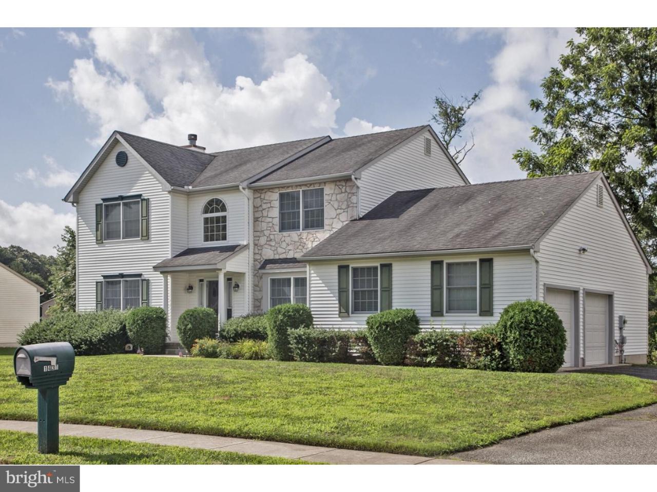 1431 Larchwood Lane - Photo 1