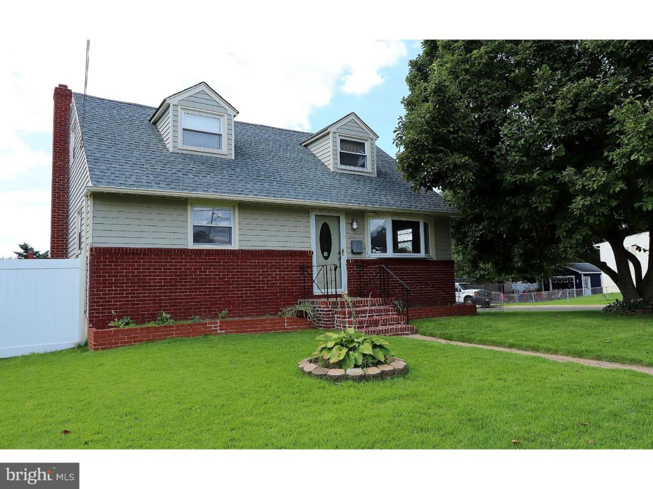 300 Warren Avenue - Photo 1