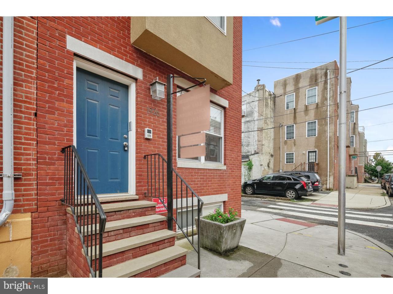 1926 Poplar Street - Photo 1