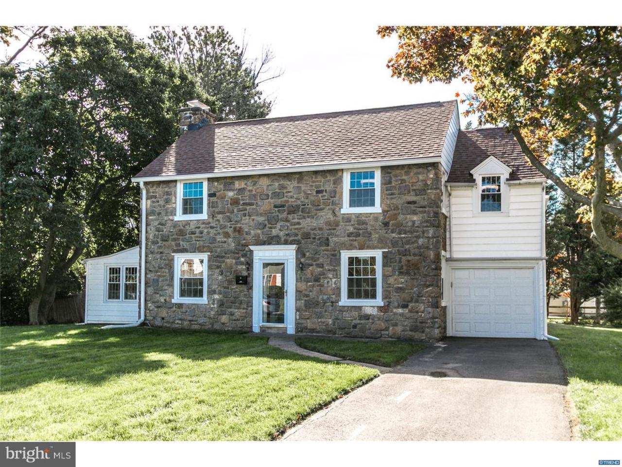 502 Brentwood Drive - Photo 1