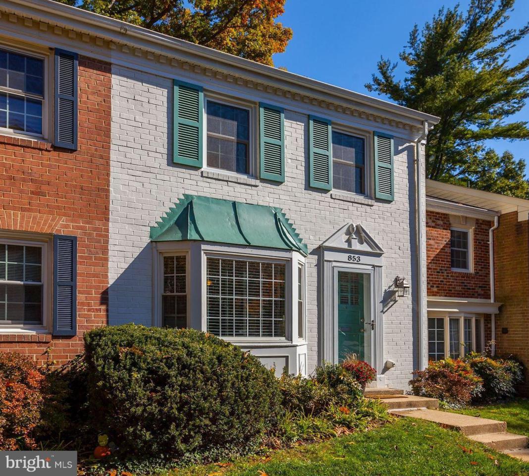 853 Azalea Drive - Photo 1
