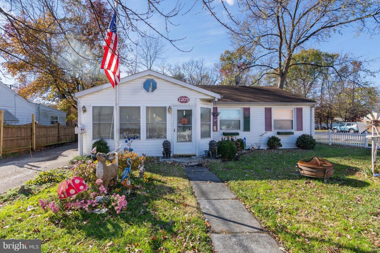 1203 Saunders Way - Photo 1