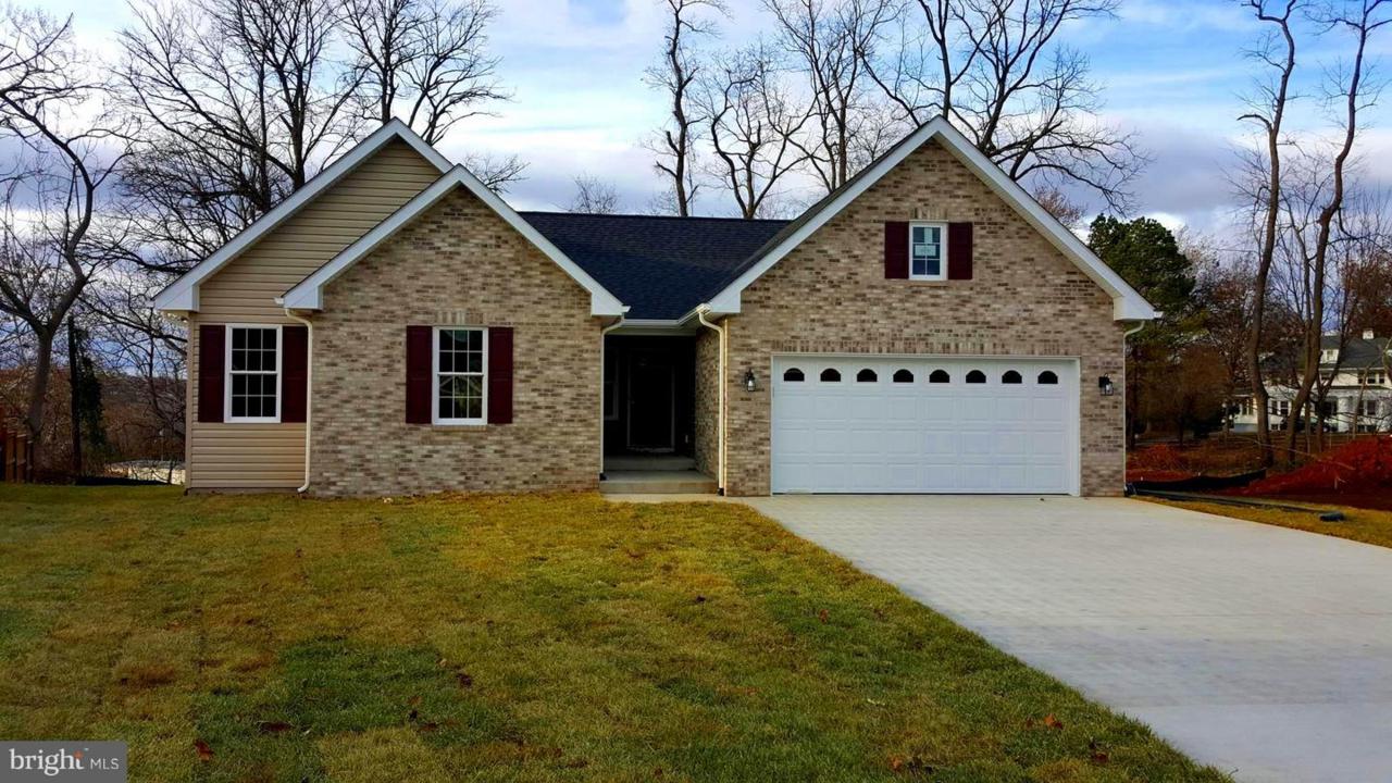 504 Hamilton Circle - Photo 1